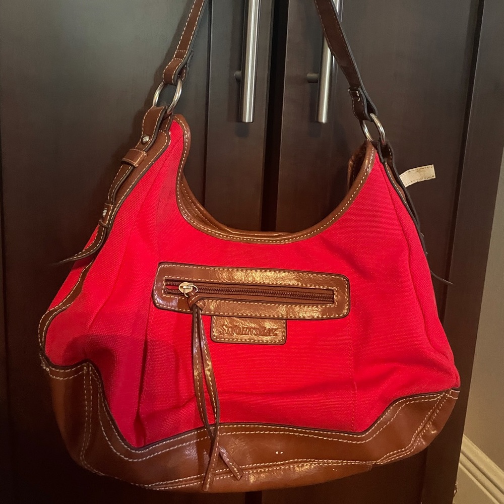 Barely used womens St Johns Bay Shoulder purse